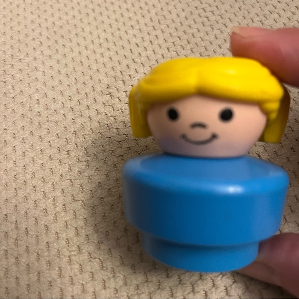 Vintage Fisher Price 1990 Little People Girl Figure